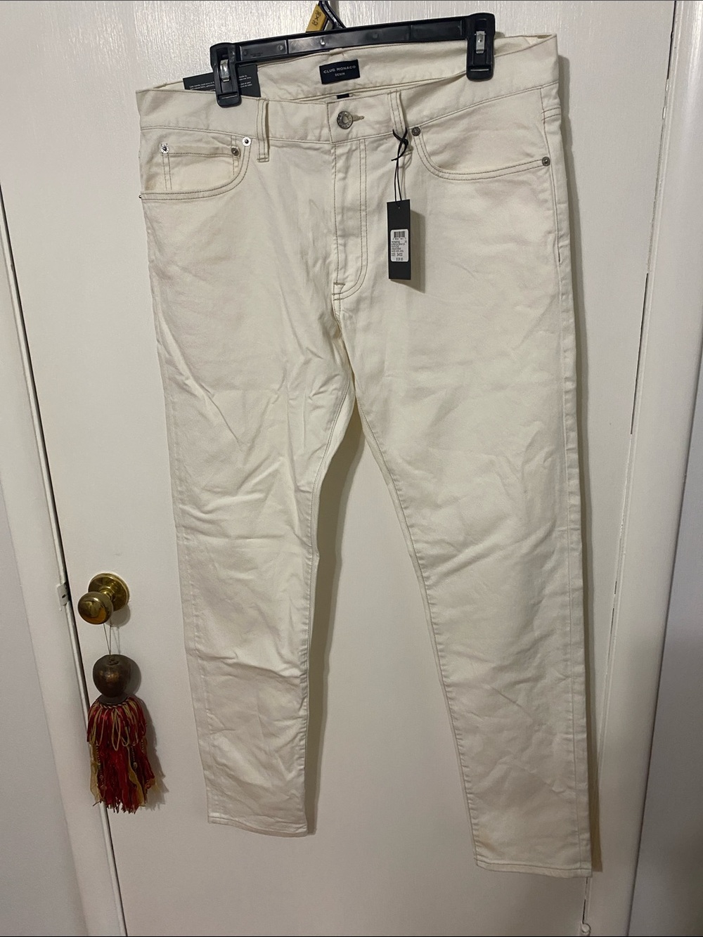 Club Monaco Skinny Jeans in Off-White/Cream